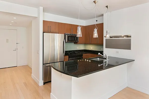 Sold by Avenue Real Estate | media 3