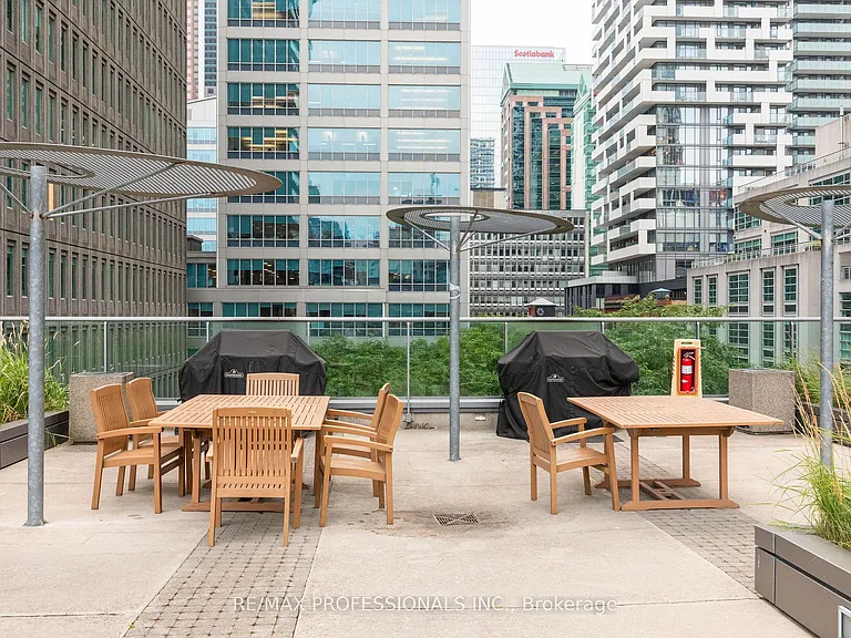 33 Lombard St N #1405 — Photo 15