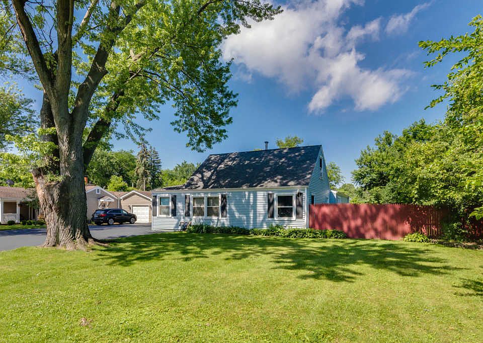 1st image of 490 Ironwood Dr
