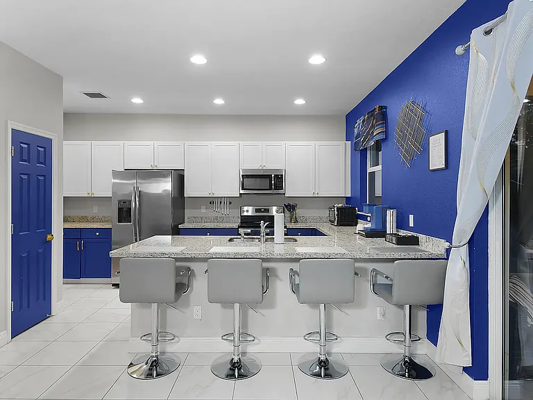 1573 NW Cataluna Cir — Photo 6