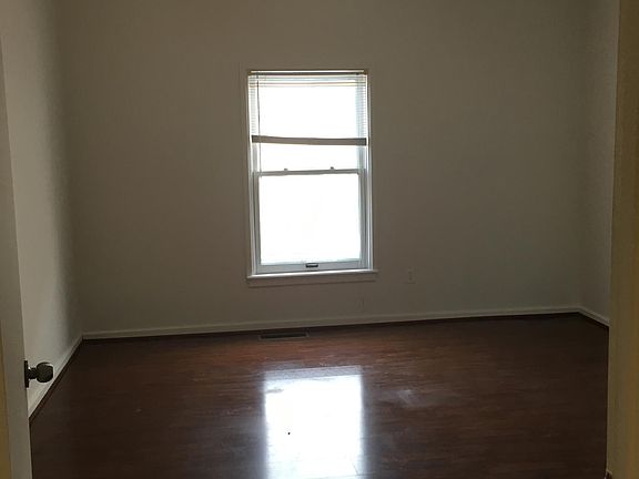 2nd image of 125 Montmullin St