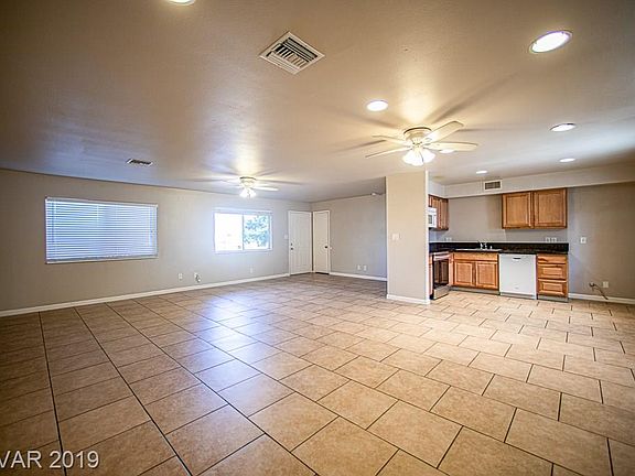 4th image of 1008 Slayton Dr