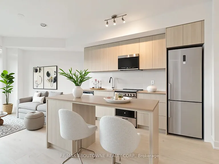 2088 James St #1109 — Photo 9