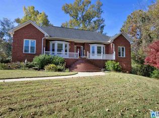 5822 Country Meadow Dr, Gardendale, AL 35071