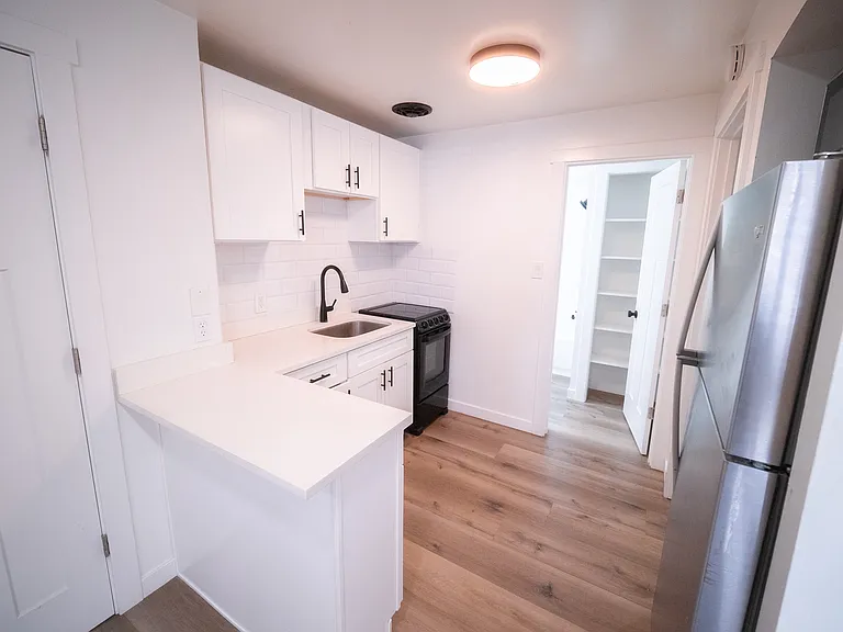 328 E 2nd Ave #6 — Photo 8
