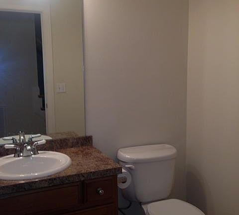 3rd image of 118 Green St W