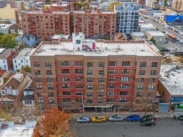 87-70 173rd Street #3E, Jamaica, NY 11432