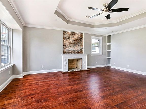 4th image of 1851 Hope St