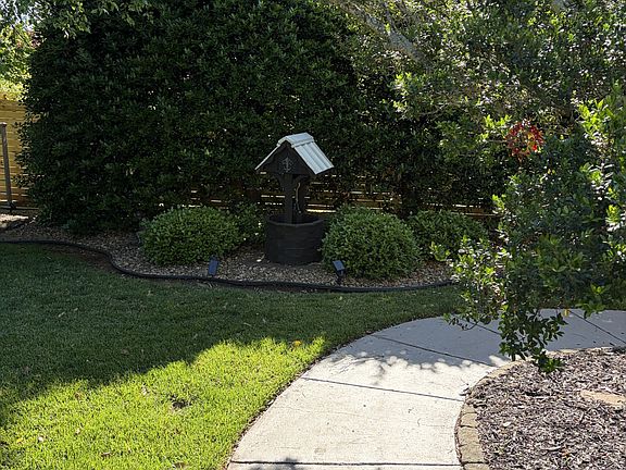 4th image of 409 Savannah Rdg