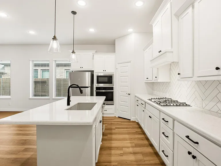2539 Summer Peach St — Photo 2