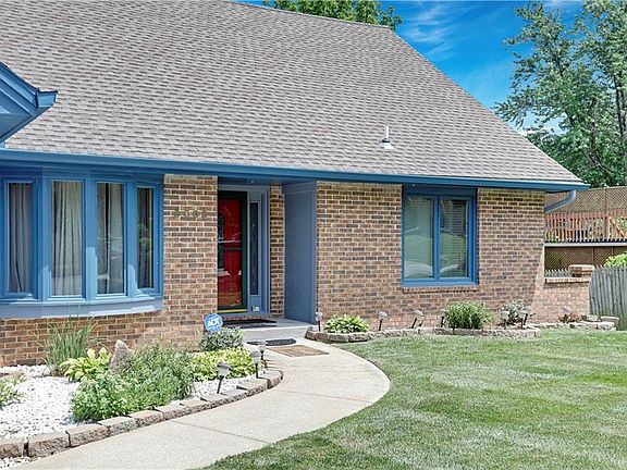2nd image of 9009 Crescent Ct