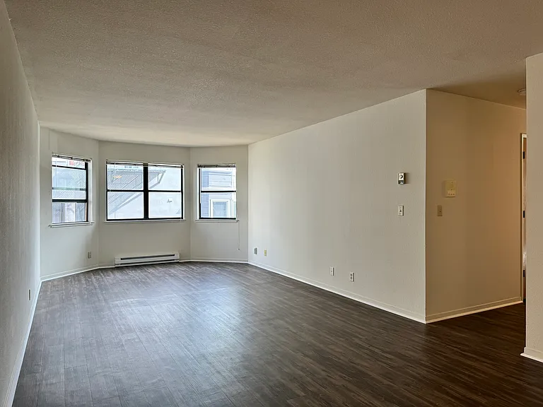 400 Baker St #104 — Photo 19