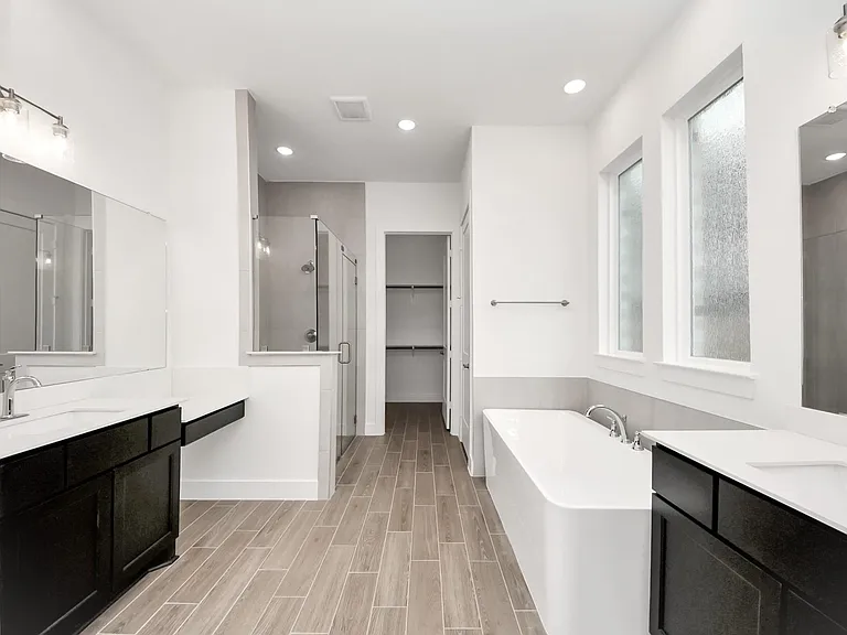 25026 Midnight Willow — Photo 27