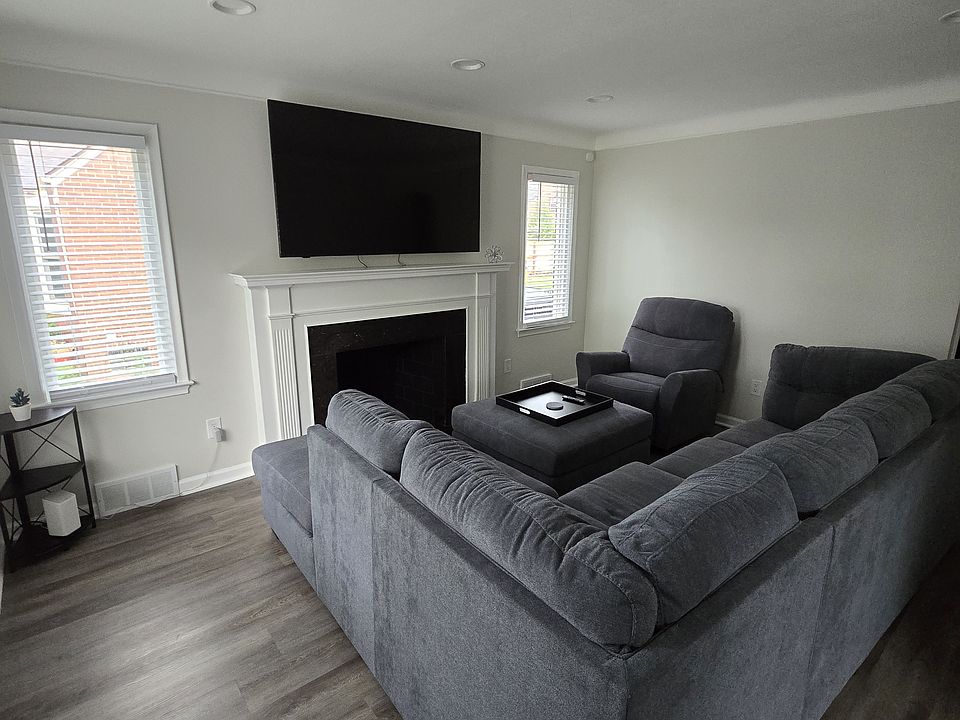 1st image of 8227 Parkland
