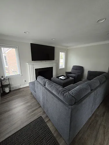 8227 Parkland Photo 1