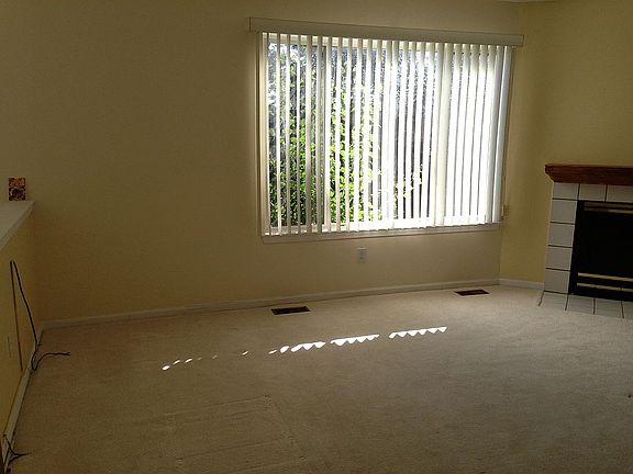 3rd image of 34835 Pickford Dr