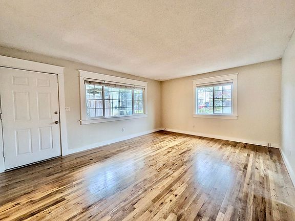2nd image of 1808 SE Sherrett St
