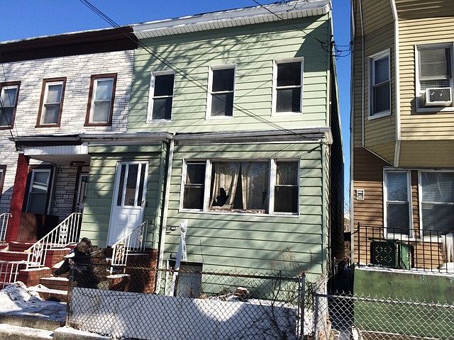 1st image of 9306 102nd St