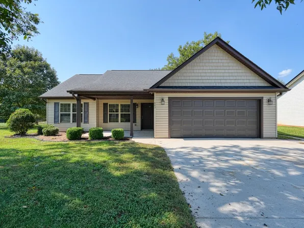 443 Mandys Meadow Dr, Inman, SC 29349