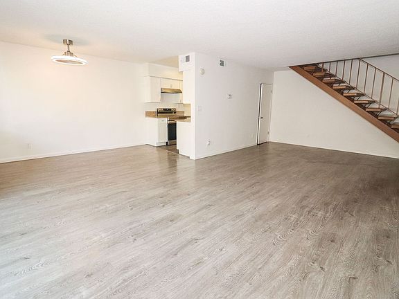 4th image of 17320 Burbank Blvd #49