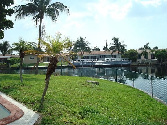 Pool Seawall