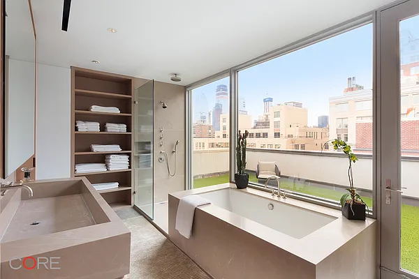 Rented by CORE | media 15