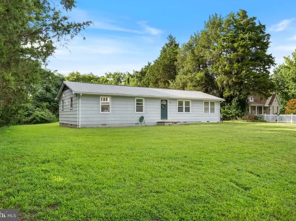 127 Fairfax Dr, Colonial Beach, VA 22443