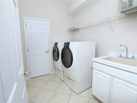 5th image of 2635 Maggiore Cir