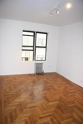 Rented by Lang Realty LLC | media 16