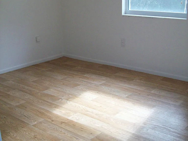 3018 E Jefferson St — Photo 8