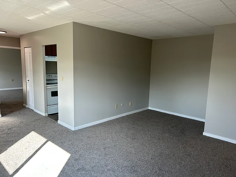 3301 Beechwood Blvd #402 — Photo 3
