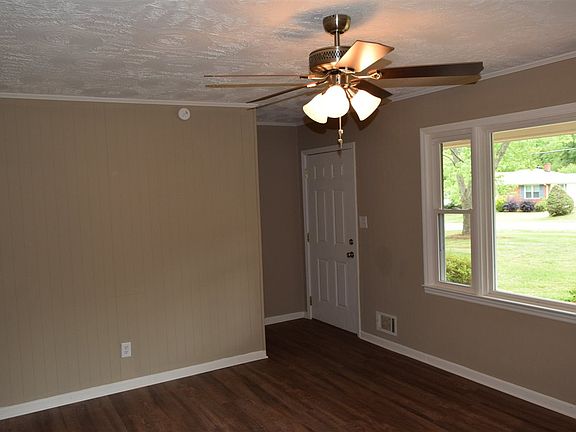 4th image of 114 Walden Cir