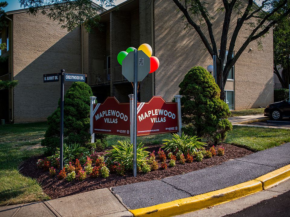Maplewood Villas Apartments Signage 07