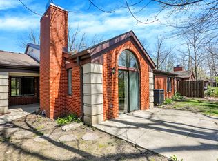 9309 Golden Woods Dr, Indianapolis, IN