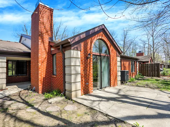 9309 Golden Woods Dr, Indianapolis, IN 46268