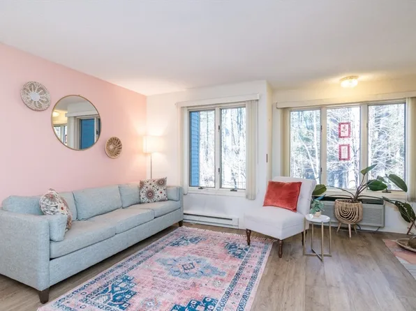 575 Bridge Rd Unit 8-5, Northampton, MA 01062