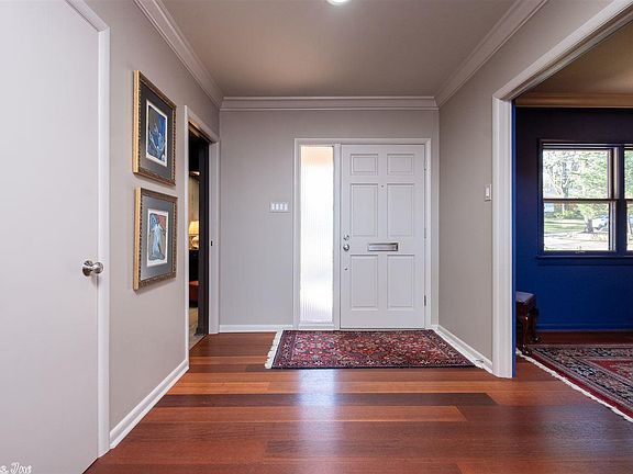 4th image of 10 River Oaks Cir