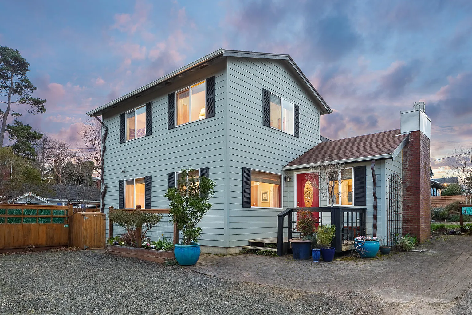 4415 McMinnville Ave photo 1