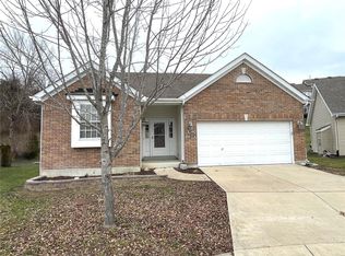 325 Hunters Heights Dr, Eureka, MO 63025
