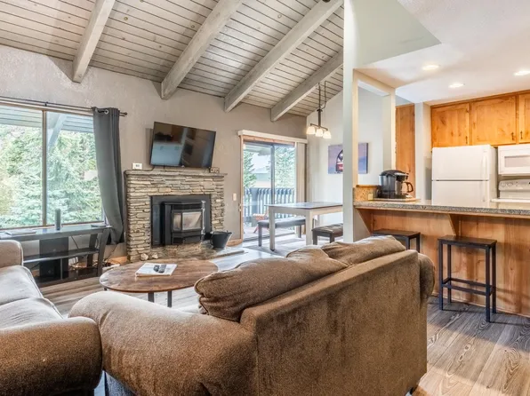 25 Lee Rd #138, Mammoth Lakes, CA 93546