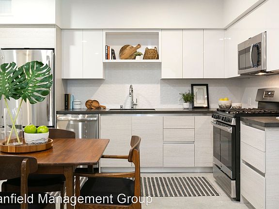 3rd image of 2409 Griffith Park Blvd APT 304