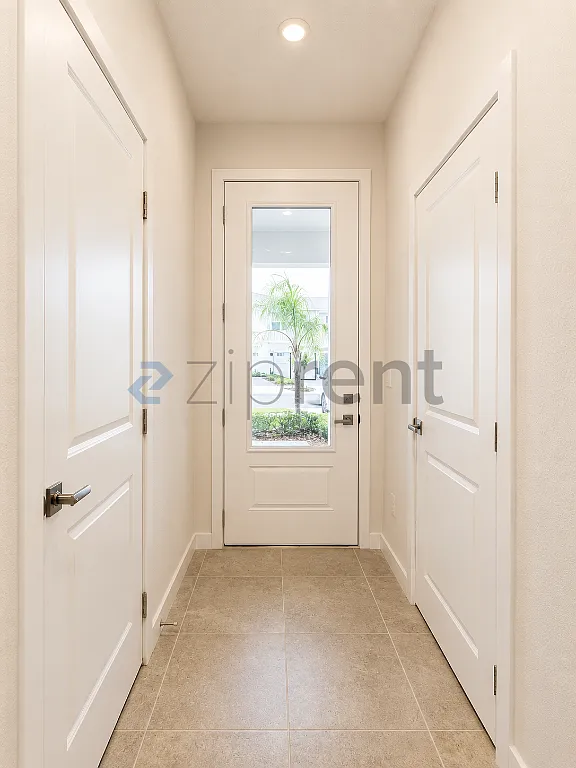3 bed, 2.5 bath, 1600 sqft, $2,300 — Photo 2