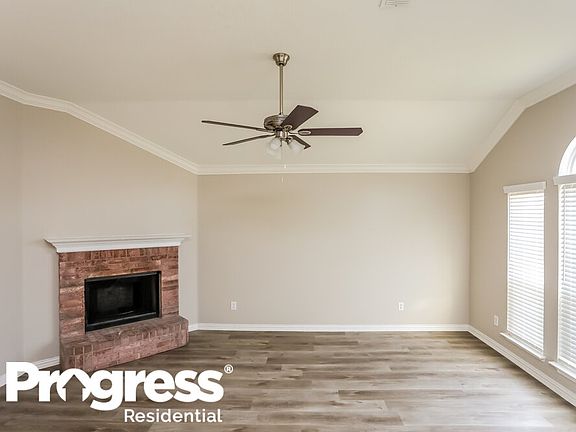 3rd image of 217 Los Angeles Dr