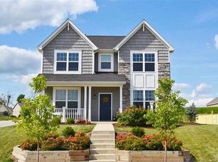 9026 Strathmore Ln, Fort Wayne, IN 46818
