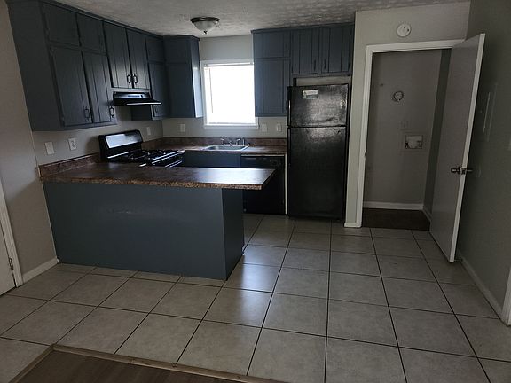 3rd image of 5754 N Castlegate Dr #C
