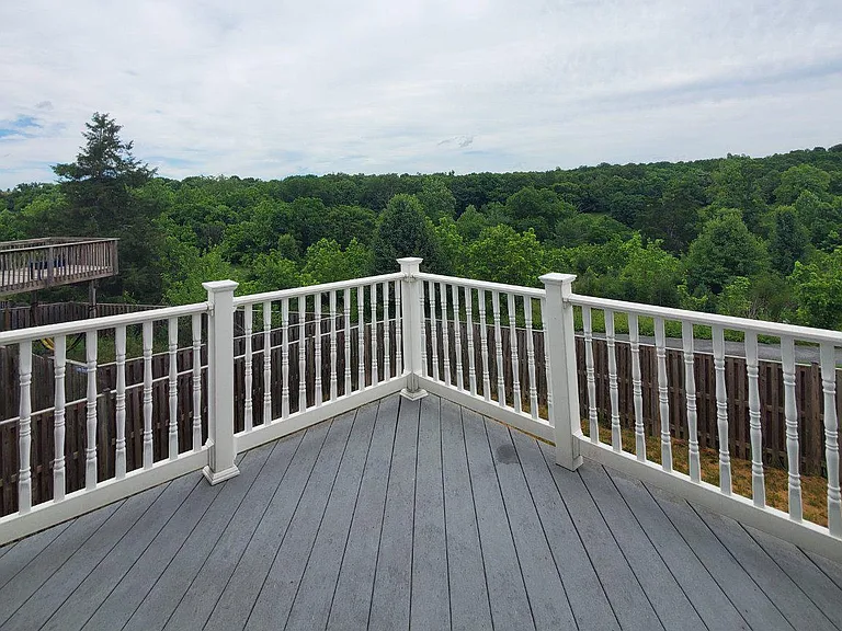 29 Litchfield Ln E — Photo 1