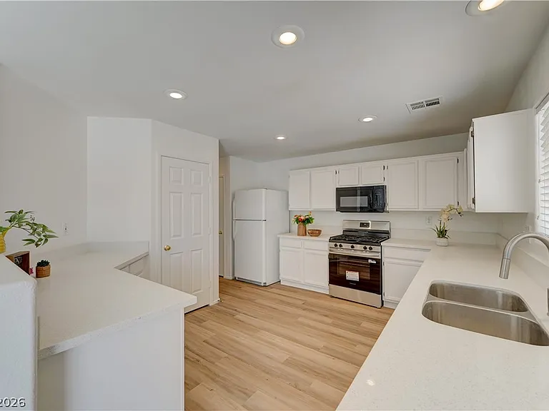 7737 Prosperity River Ave — Photo 21