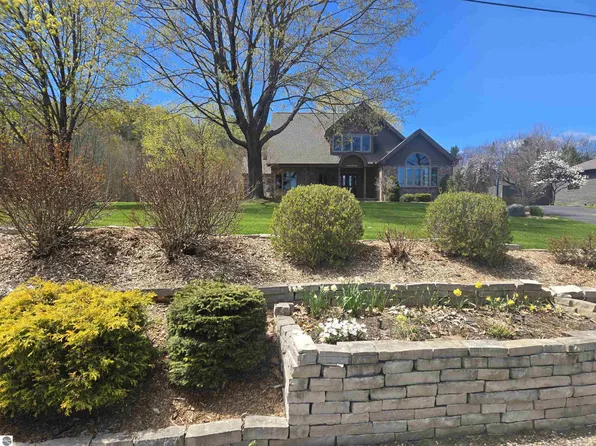 12535 Bluff Rd, Traverse City, MI 49686