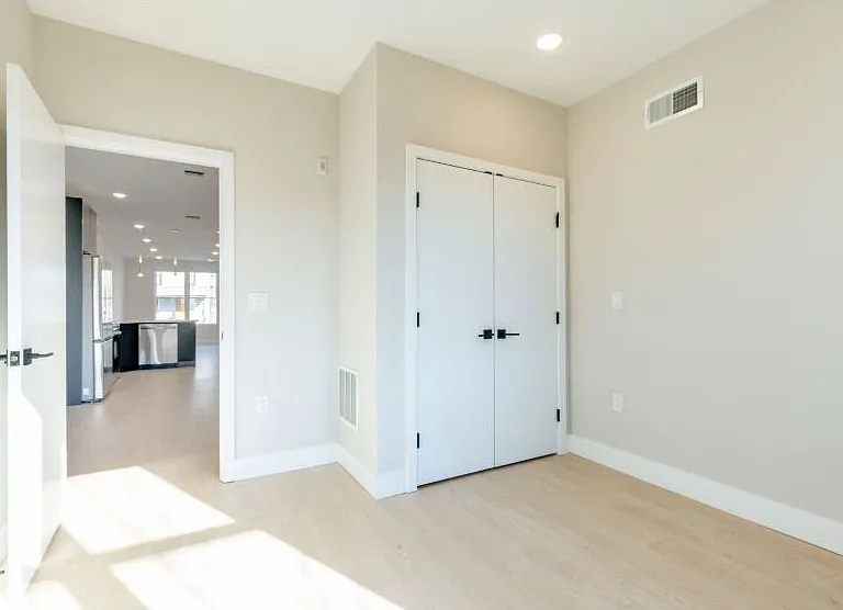 660 Brooklyn St #1 — Photo 8