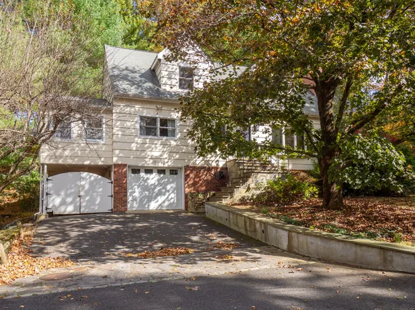 10 Marie Lane, Ridgefield, CT 06877